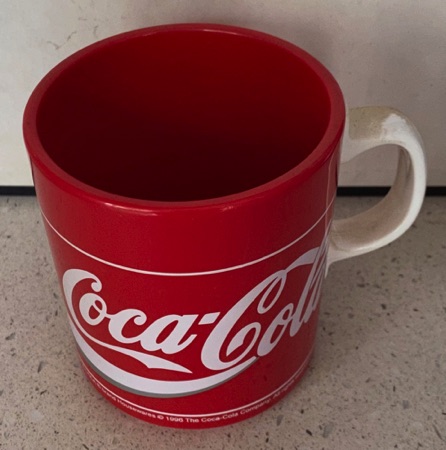 07025-3 € 4,00 coca cola mok plastic rood.jpeg